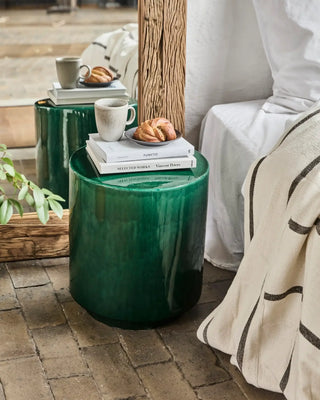 Bijzettafel Thea groen 41cm van House Doctor, toegepast in een sfeervolle interieursetting