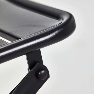 Bistro set Helo zwart van House Doctor, van opzij met vorm en constructie zichtbaar