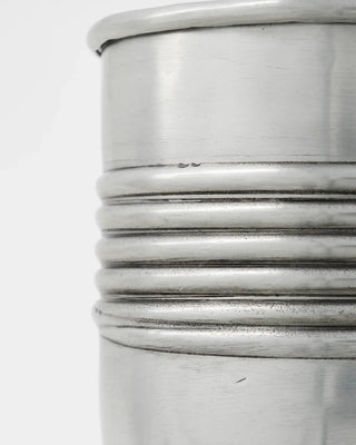 Bloempotten Groove zilver 18cm van House Doctor, van dichtbij met materiaal en afwerking zichtbaar