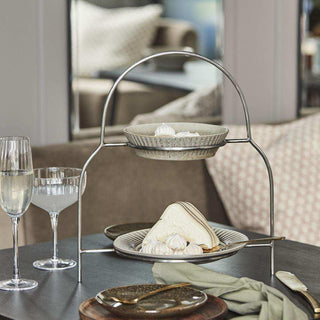 Borden etagere Sana zilver 37cm van House Doctor, toegepast in een sfeervolle interieursetting