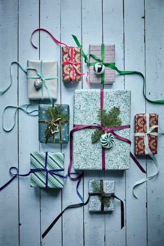 Cadeaupapier Raft multi - 2 rollen van House Doctor, in een gestileerde productopstelling