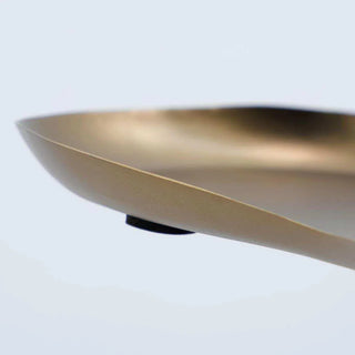 Dienblad Osea antiek brons 28cm van House Doctor, in een gestileerde productopstelling