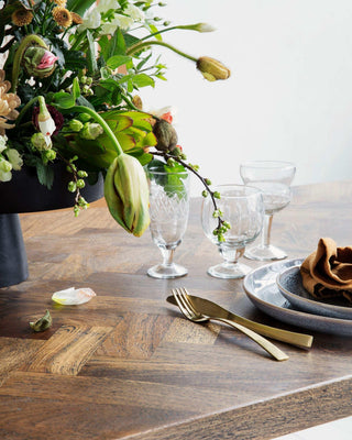 Eettafel Kant naturel 200x90cm van House Doctor, toegepast in een sfeervolle interieursetting