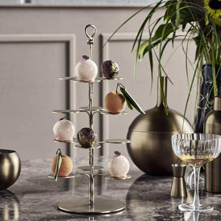 Etagere Seny antiek messing van House Doctor, toegepast in een sfeervolle interieursetting
