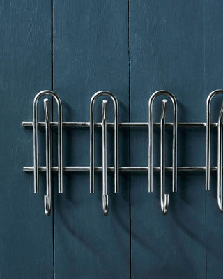 Haakrek Cleo zilver 50cm van House Doctor, toegepast in een sfeervolle interieursetting