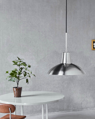 Hanglamp Desk geborsteld zilver 32cm van House Doctor, toegepast in een sfeervolle interieursetting