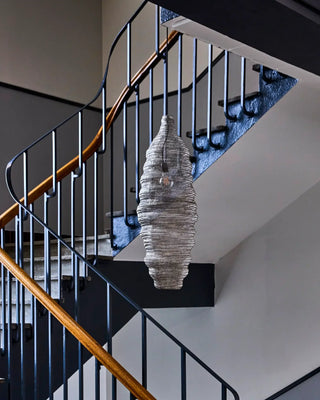 Hanglamp Mesh geborsteld zilver 100 cm van House Doctor, toegepast in een sfeervolle interieursetting