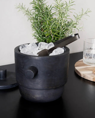Ijstang gunmetal rvs 17cm van House Doctor, toegepast in een sfeervolle interieursetting