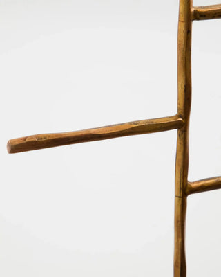 Jewel sieradenhouder geborsteld messing 33cm van House Doctor, schuin bekeken met vorm en afwerking zichtbaar