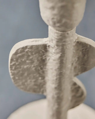 Kaarsenstandaard Donna beige 20cm van House Doctor, in een gestileerde detailopstelling
