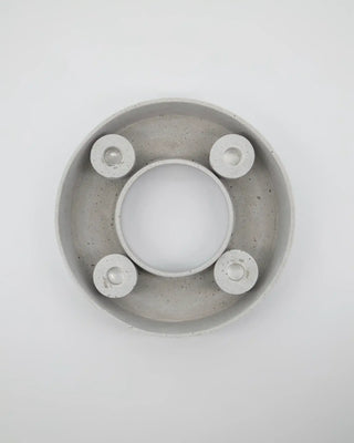 Kaarsenstandaard The Ring Grijs 28cm van House Doctor, recht van voren met vorm en afwerking zichtbaar