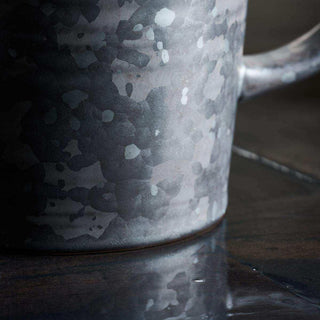 Kan pion zwart 19cm van House Doctor, van dichtbij met materiaal en textuur zichtbaar