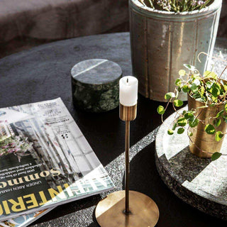 Kandelaar Anit goud 20cm van House Doctor, van dichtbij met materiaal en textuur zichtbaar