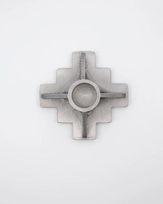 Kandelaar Castle antiek aluminium 6,5cm van House Doctor, van opzij met vorm en afwerking zichtbaar