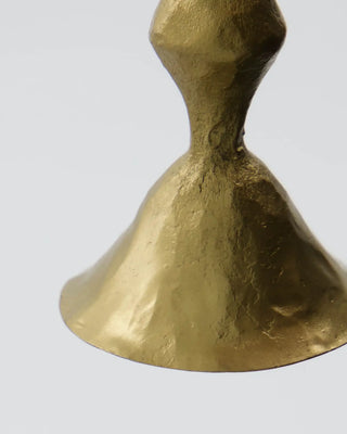Kandelaar Castle Antiek brons Hoogte 6 cm van House Doctor, in een gestileerde productopstelling