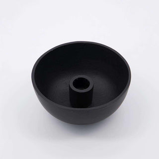 Kandelaar Crown zwart 12cm van House Doctor, van opzij met vorm en constructie zichtbaar