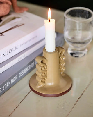 Kandelaar Diva Zand 9.5 cm van House Doctor, toegepast in een sfeervolle interieursetting