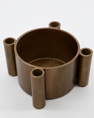 Kandelaar Four antiek brons 15cm van House Doctor, van dichtbij met materiaal en afwerking zichtbaar