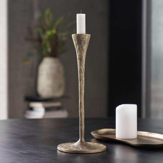 Kandelaar Stada messing 29cm van House Doctor, toegepast in een sfeervolle interieursetting
