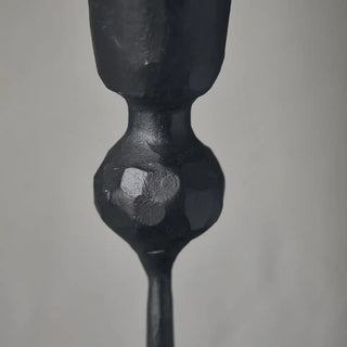 Kandelaar Trivo zwart 41cm van House Doctor, van dichtbij met materiaal en textuur zichtbaar