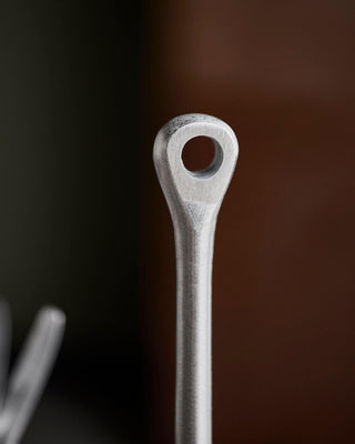 Keukenrolhouder Eden geborsteld zilver Ø14×36 cm van House Doctor, in een gestileerde detailopstelling