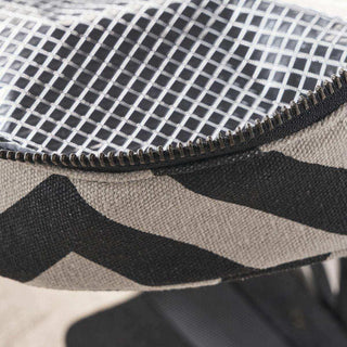Koeltas Satt zwart wit 38cm van House Doctor, van dichtbij met materiaal en textuur zichtbaar