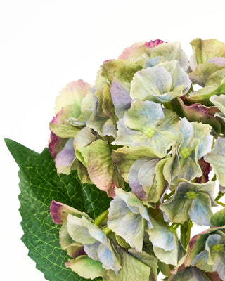 Kunstbloem Hydrangea groen van House Doctor, van dichtbij met materiaal en afwerking zichtbaar