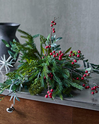 Kunstboeket Winter multi 45×75 cm van House Doctor, toegepast in een stijlvolle woonkamer