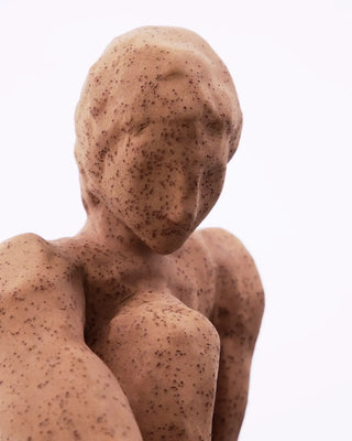 Kunstwerk Woman Bruin 20cm van House Doctor, van dichtbij met materiaal en afwerking zichtbaar