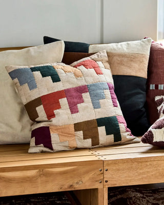 Kussenhoes Block Multi 50x50cm van House Doctor, toegepast in een sfeervolle interieursetting