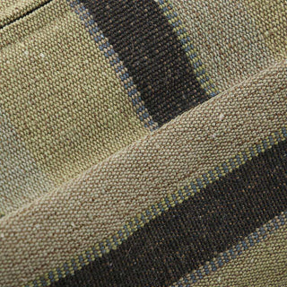Kussenhoes Canva & Pete beige 50x50cm van House Doctor, van dichtbij met stof en structuur zichtbaar