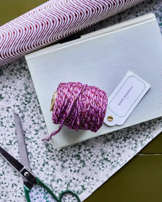Lint Ribbon Purper 5 meter van House Doctor, toegepast in een sfeervolle interieursetting