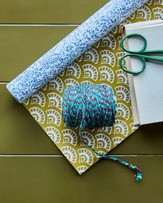 Lint Ribbon Turkoois 5 meter van House Doctor, toegepast in een sfeervolle interieursetting