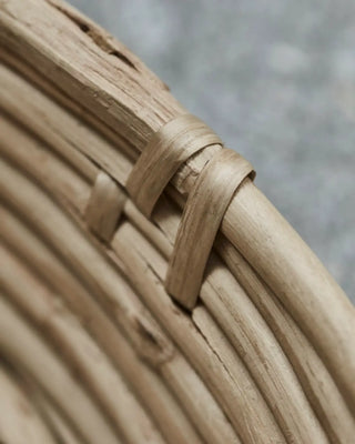 Mand Conical natuurkleur rotan 20cm van House Doctor, in een gestileerde detailopstelling