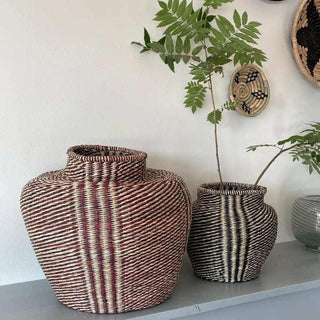 Mand Vilo 45cm van House Doctor, toegepast in een sfeervolle interieursetting