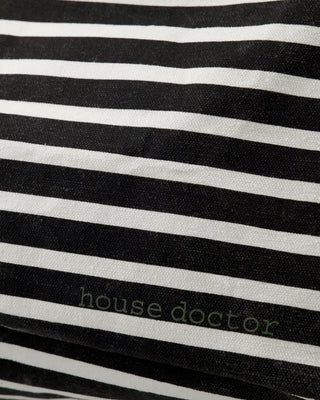 Mandje Canva zwart gestreept 35x54cm van House Doctor, in een gestileerde productopstelling