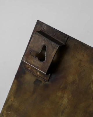 Memobord Nema antiekbruin metaal 40x50cm van House Doctor, in een gestileerde productopstelling