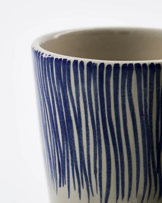 Mok Diva Blauw 9 cm - 2 stuks van House Doctor, van dichtbij met materiaal en afwerking zichtbaar