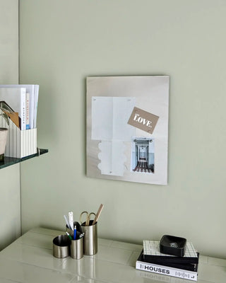 Nema magnetisch notitibord zilver 40x50cm van House Doctor, toegepast in een sfeervolle interieursetting