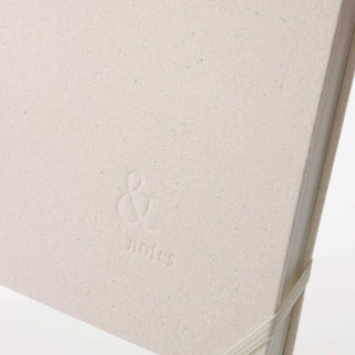 Notitieboek Journal beige A4 van House Doctor, van opzij met vorm en constructie zichtbaar