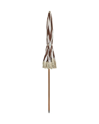 Parasol Shade bruin 190cm van House Doctor, van opzij met vorm en afwerking zichtbaar