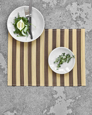 Placemat Rayas bruin - 4 stuks van House Doctor, toegepast in een sfeervolle interieursetting