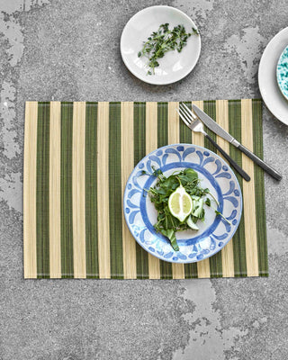 Placemat Rayas groen - 4 stuks van House Doctor, toegepast in een sfeervolle interieursetting