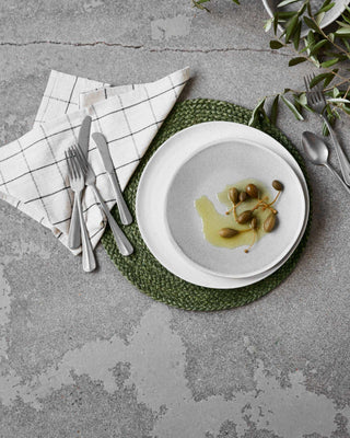 Placemats Circle groen - 4 stuks van House Doctor, toegepast in een sfeervolle interieursetting
