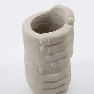 Pot Handy grijs 18cm van House Doctor, van opzij met zicht op vorm en constructie