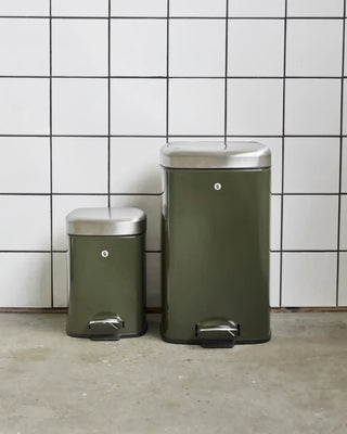 Prullenbak Sort groen 3 liter van House Doctor, toegepast in een sfeervolle interieursetting