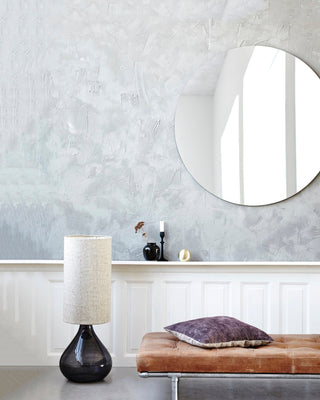 Grote House Doctor ronde spiegel Walls van 110 cm boven een bank