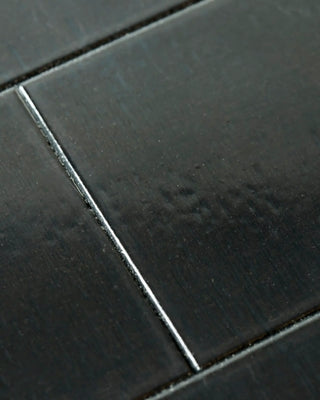 Salontafel Brick Zwart 150cm van House Doctor, in een gestileerde detailopstelling