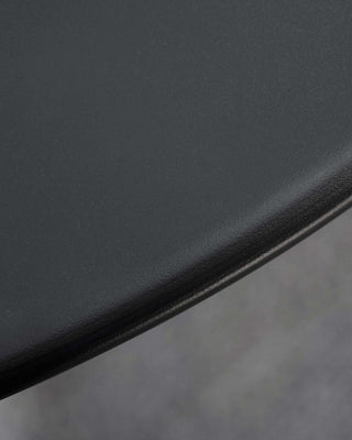 Salontafel Helo zwart rond 70cm - outdoor van House Doctor, van dichtbij met materiaal en textuur zichtbaar