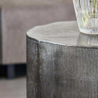 Salontafel Rota geborsteld zilver 50cm van House Doctor, van dichtbij met materiaal en textuur zichtbaar